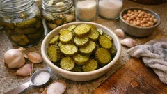 Ev yapımı burger turşusu: 7–8 günde kıtır kıtır kornişon dilimleri