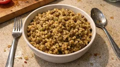 Hasbeli Aş tarifi: yeşil mercimek ve bulgurla tek tencerede tane tane pilav