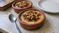 6–7 dakikada üstü kızaran fırında helva tarifi (güveçte, sıcak servis)