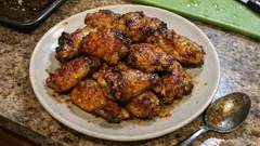 Fırında ballı tavuk kanat: dışı çıtır, içi sulu (tek tepside pratik tarif)