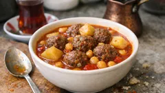 Tek tencerede Van usulü Acem köftesi: patatesli, nohutlu sulu köfte tarifi