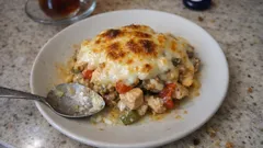 Fırında Beşamel Soslu Tavuk: 15 Dakikada Üstü Kızarmış, Yumuşacık