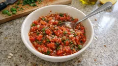 Lokanta usulü acılı ezme tarifi: robotta kısa çekerek tam kıvamında