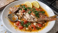 Tekir buğulama tarifi: domates ve sarımsakla tek tavada hafif balık yemeği