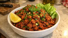 Hatay usulü kısır tarifi: isot ve nar ekşisiyle yoğurup tam kıvamında hazırlayın