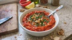 Rondoda 10 dakikada muhammara: köz biber ve cevizle tam kıvamında meze