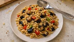 Patlıcanlı şehriye pilavı: tane tane olması için su oranı ve kavurma püfleri