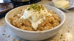 Dondurmalı irmik helvası: sütlü şerbetle tane tane, pastane gibi