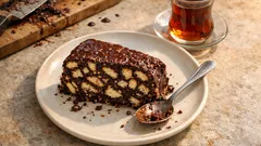 Bisküvili mozaik pasta tarifi: Fırınsız, tam kıvamında ve kolay dilimlenen lezzet