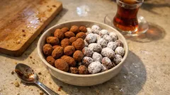 Çikolata Kaplı Badem ve Fındık: Kakao ya da Pudra Şekerli Pratik Atıştırmalık