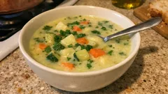 Kesilmeden kıvam alan terbiyeli sebze çorbası: yoğurtlu-limonlu ev usulü
