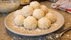 İrmikli Sultan Lokumu: Krem şantili, Hindistan cevizine bulanan pratik tatlı