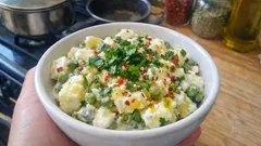 Yoğurtlu Börülceli Patates Salatası: Kıvamlı, ferah ve az malzemeyle