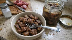 Kavanozda konserve dana kavurma: kendi yağıyla pişen, kiler dostu tarif