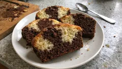 Tek hamurla iki renkli sünger kek: puf puf kabaran, yumuşacık tarif