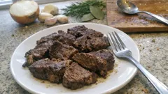 Kahvaltılık kavurma tarifi: kısık ateşte lokum gibi, dilimleyip dondurun