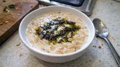 Kavrulmuş şehriyeyle sarımsaklı terbiyeli çorba: kesilmeden kıvam alan tarif