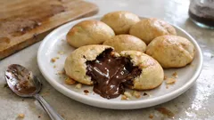 5–6 dakikada fırından çıkan İzmir Bombası: ince hamur, akışkan çikolatalı iç