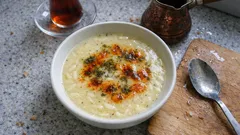 Kesilmeyen terbiye ile: Yoğurtlu mısır unu çorbası (arpa şehriyeli)