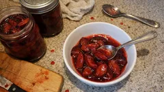 Kavanozda Kırmızı Erik Konservesi: Şekeri Ayarlı, Uzun Ömürlü Kışlık Tarif