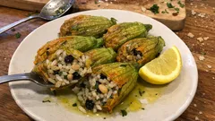 Ege usulü kabak çiçeği dolması: tane tane iç pilavla zeytinyağlı tarif