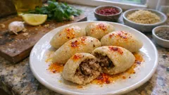 Streç filmle kolay şekillenen haşlama içli köfte: dağılmadan tam kıvamında