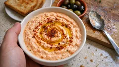 Kahvaltılık yoğurt çemeni: ocak yok, 10 dakikada ekmeğe sürmelik lezzet