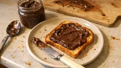 Bisküvili sürülebilir çikolata: evde, blenderla pürüzsüz kıvam tutturma yöntemi