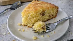 Yoğurtlu mısır unlu kek: limon kokulu, içi nemli pratik çay saati tarifi