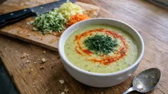 Sütlü patatesli kabak çorbası: blender kullanmadan ipeksi kıvamda pratik tarif