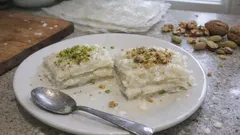 Muhallebili Güllaç: Kremamsı dokulu, dağılmayan porsiyonluk Ramazan tatlısı