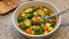 Zeytinyağlı Brüksel lahanası yemeği: tek tencerede hafif ve doyurucu tarif