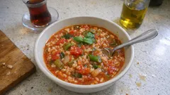 Antalya usulü cive yemeği: domatesin suyuyla, su eklemeden tek tencerede