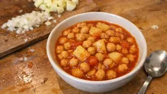 Tam kıvamında patatesli nohut yemeği: tane tane nohut, yumuşacık patates