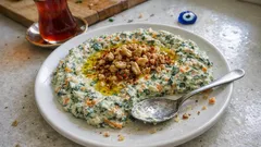 Ispanaklı havuç tarator tarifi: Cevizli sosuyla ferah, pratik yoğurtlu meze