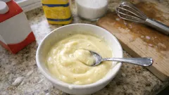 Topaklanmayan vanilyalı puding tarifi: ipeksi kıvamı tutturmanın pratik yolu