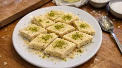 Saray helvası nasıl yapılır? Unu yağsız kavurup ipeksi doku yakalama yöntemi