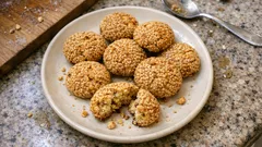 Az malzemeyle susamlı fındıklı kurabiye – dışı çıtır, içi kıyır kıyır