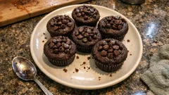 Benmari çikolatalı kapkek tarifi: içi nemli, yumuşacık ve fırında güzel kabaran