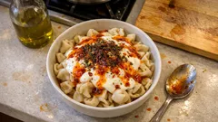 Mantı sosu evde bu kadar kolay: tereyağlı salça ve sarımsaklı yoğurt