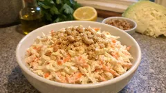 Yoğurtlu lahana salatası: havuç ve cevizle tam kıvamında, çıtır bir tarif