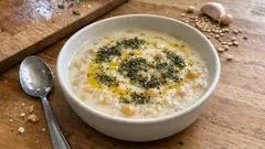 Kesilmeyen terbiye ile yoğurtlu buğday çorbası: nohutlu, doyurucu ev usulü