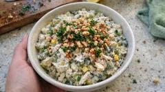 Tavuklu yoğurtlu yeşil mercimek salatası: önceden hazırlayıp dolapta dinlendirin