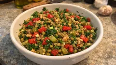 Köz biberli maş fasulyesi salatası: dolapta dinlenen pratik ve doyurucu tarif