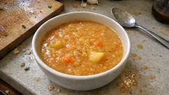 Patatesli mercimek çorbası: kıvamı tam tutan, blenderla pürüzsüz ev usulü tarif