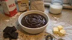 Hazır almaya gerek yok: Tencerede pürüzsüz ev yapımı çikolatalı puding tarifi