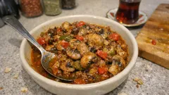 Tek tepside fırında mantar sote: sebzeli, kıymalı ve zahmetsiz akşam yemeği