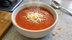 Tek tencerede kuru domates çorbası: lokanta usulü pürüzsüz kıvamla