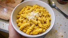 Kremalı köri soslu makarna: tek tavada, 20 dakikada hazır pratik tarif