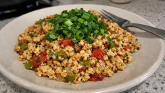 10–15 dakikada çökelek kavurması: tek tavada, soğan-biberle nefis kahvaltılık